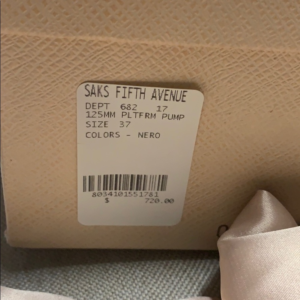 Prada Black Patent pumps size 37 - Picture 8 of 8